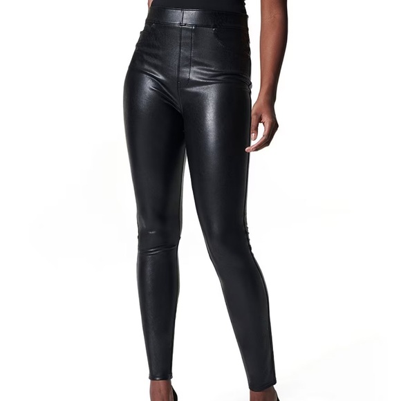 NWT Spanx Leather-Like Ankle Skinny Pant (slight imperfection on back seam) - Picture 2 of 9